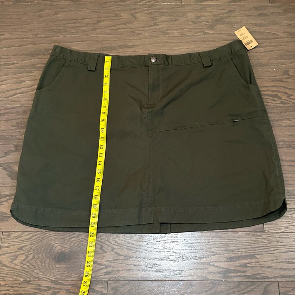 Duluth Trading Co Forest Green Skort - Picture 5 of 7